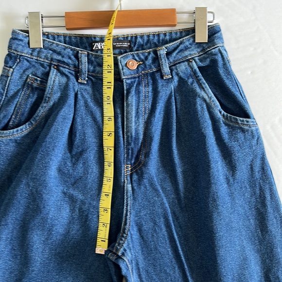 Zara High Rise Blue Jeans - Picture 5 of 6